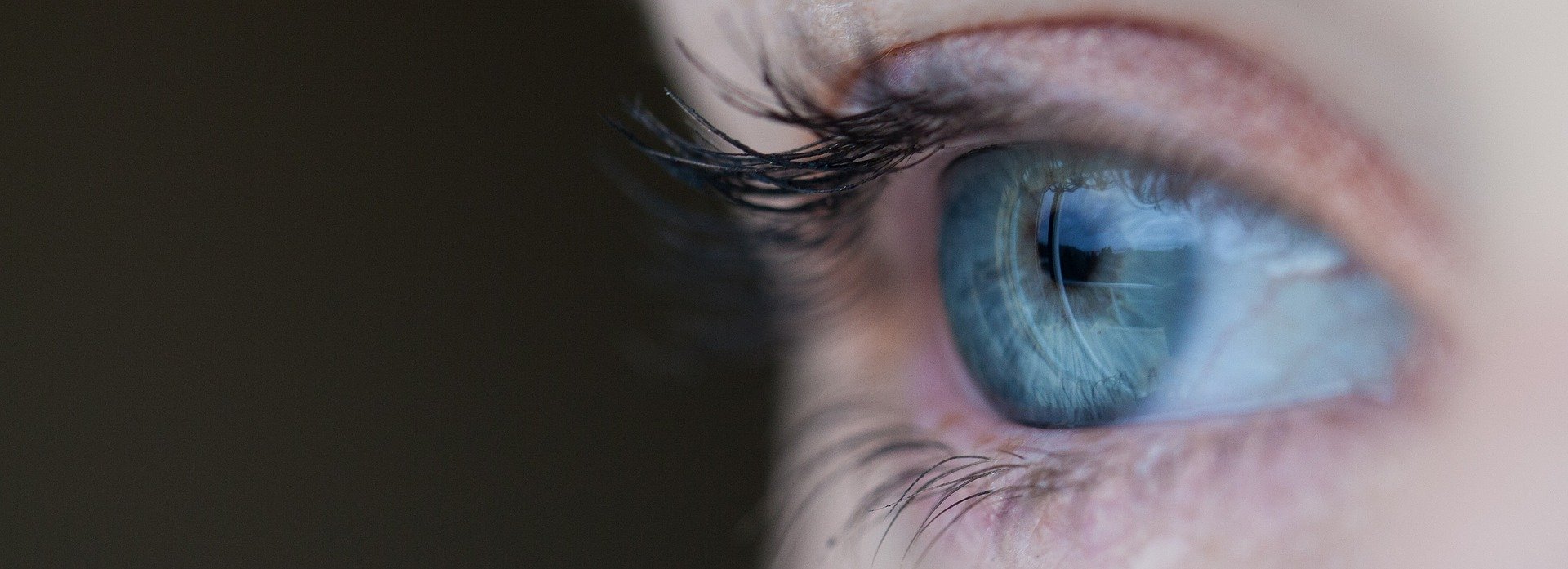 Online hypnotherapy for PTSD staring eye traumatised
